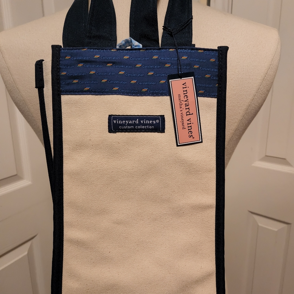Vinyard Vines double wine and corkscrew tote